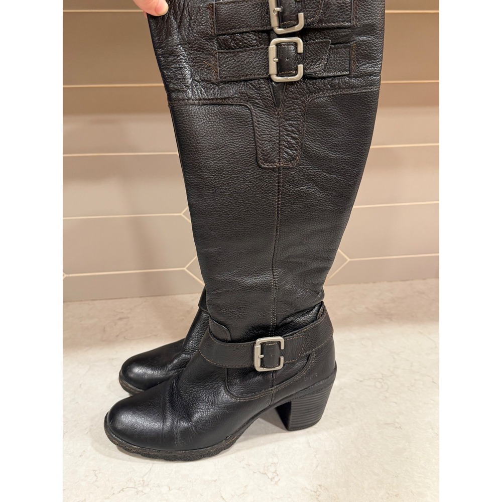 Born Dark Brown Pebbled Leather Tall Buckle Boots BC3685 Size 8 39 Block Heel